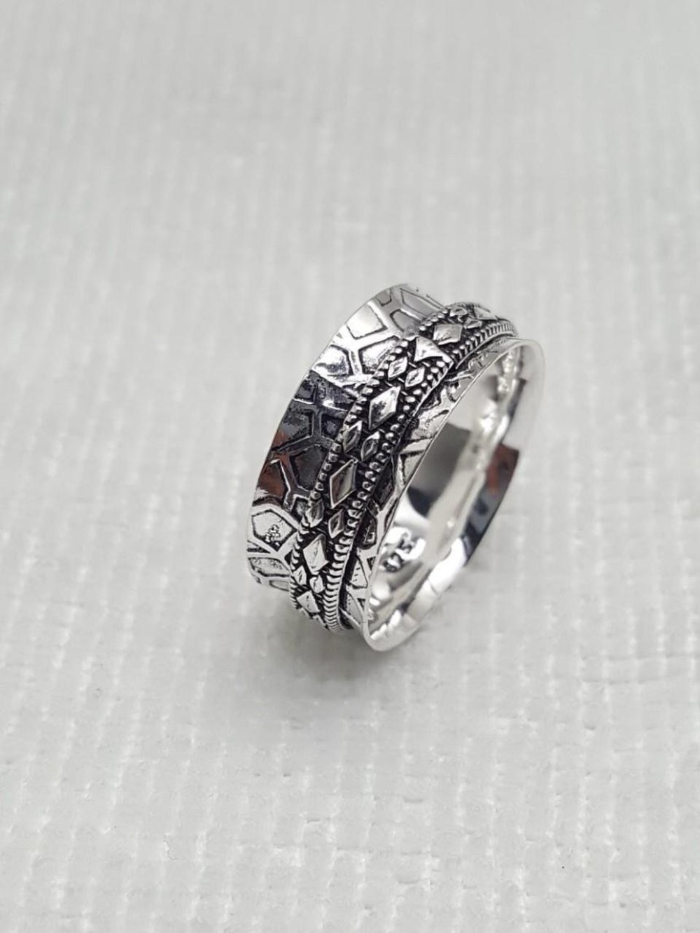 925 Silver Style Textured Spinner Floral Band Ring